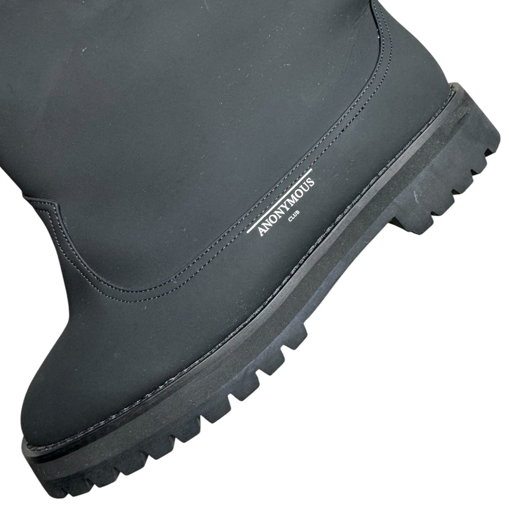 Anonymous club boots