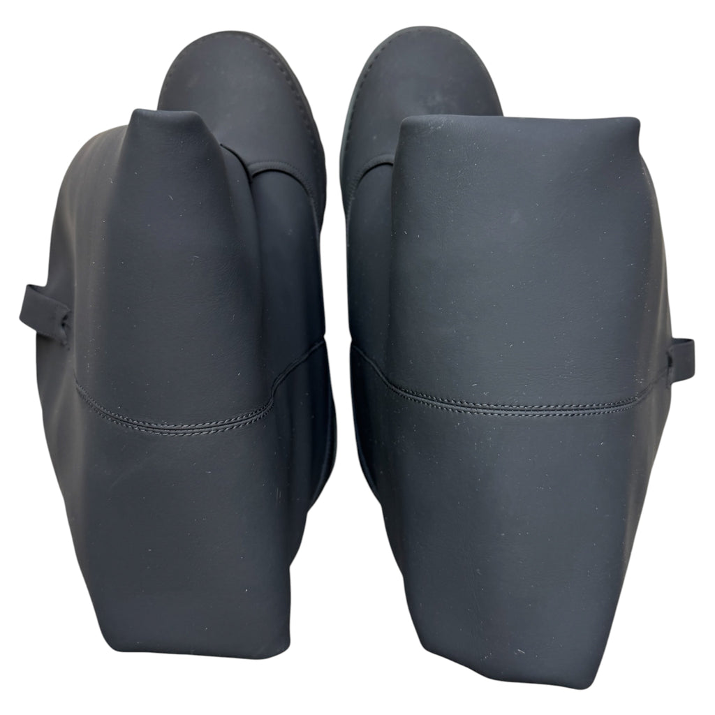 Anonymous club boots