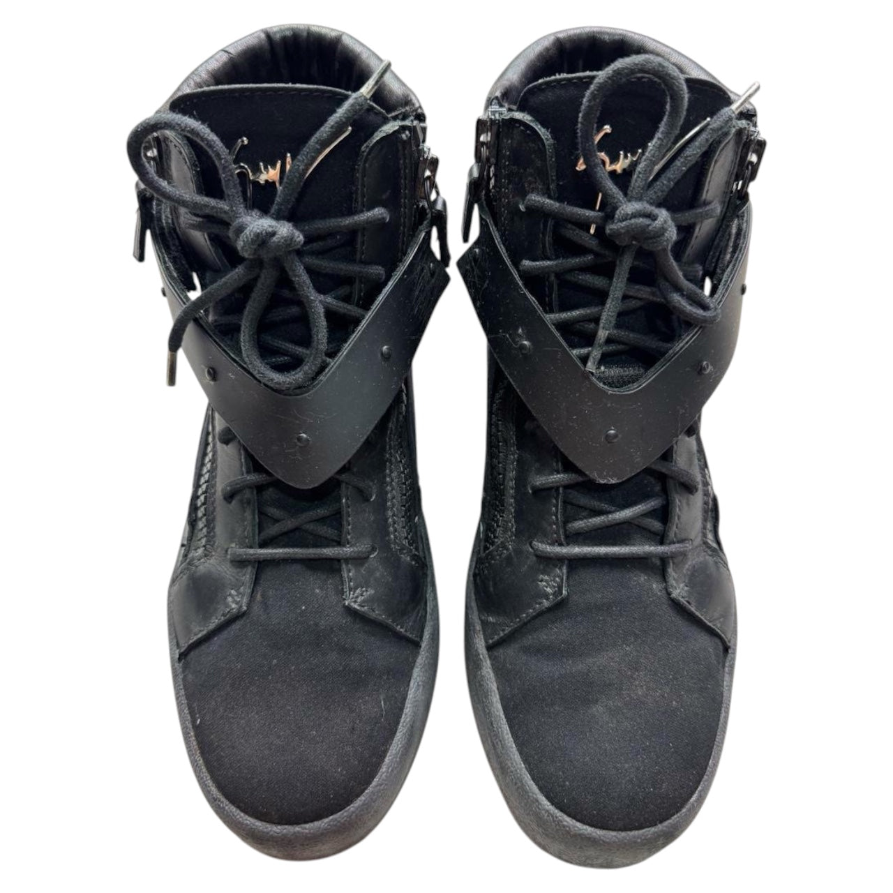 Giuseppe zanotti v strap shoes