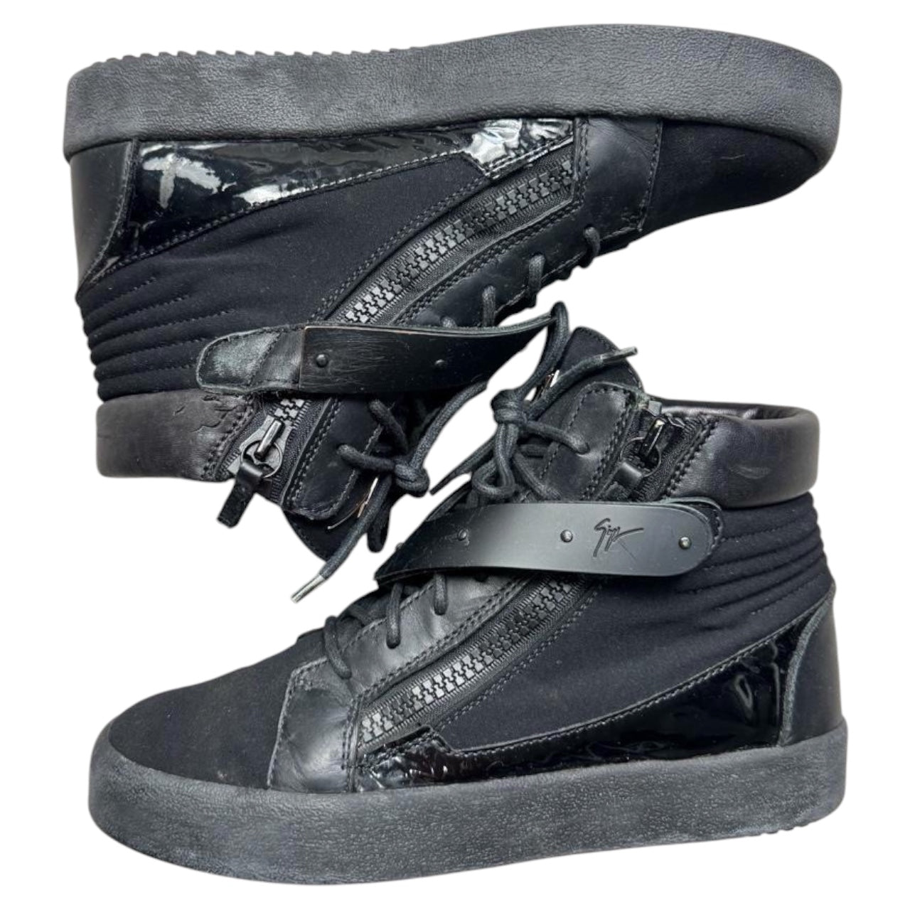 Giuseppe zanotti v strap shoes