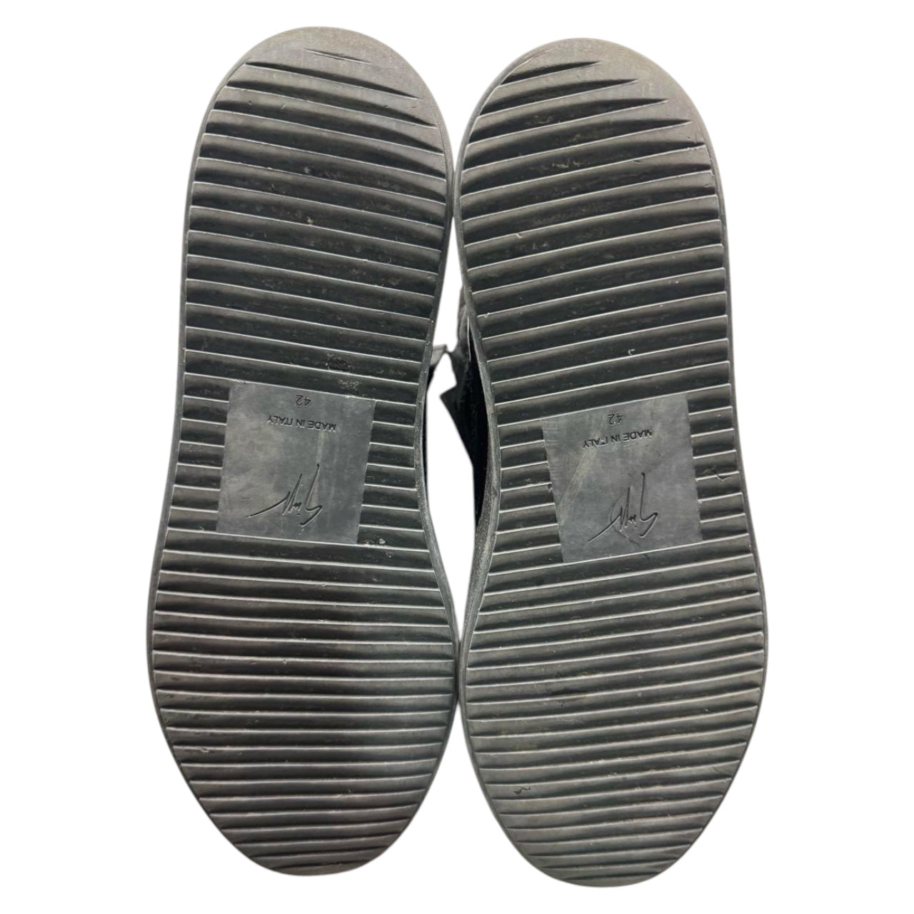 Giuseppe zanotti v strap shoes